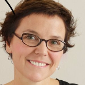 Constance Guisset, designer e cenógrafa parisiense, autora do sistema modular Waves para a LaCividina