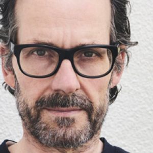 Grés Mutina desenhado por Konstantin Grcic numa receção de escritório