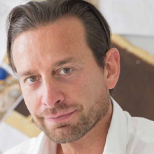 Matteo Nunziati, designer do sistema de escritório Blade e da estante Elle para a i4Mariani