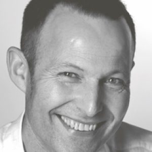 Peter Harvey, designer do sofá Mon Coeur e da poltrona Nautile