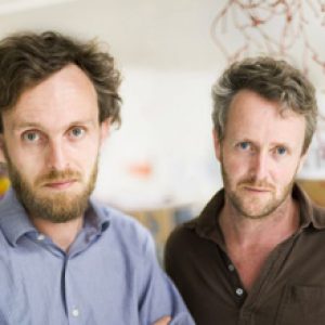Cerâmica Mutina de Ronan Bouroullec numa receção de escritório