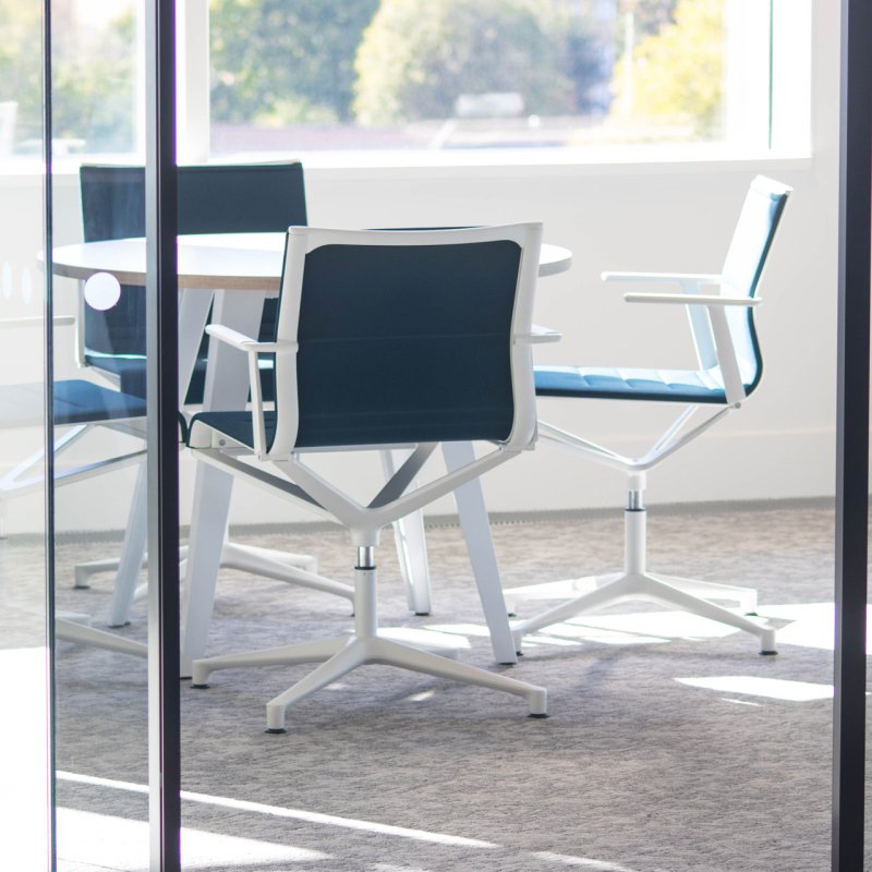 Open space e postos de trabalho: o híbrido que funciona à terça