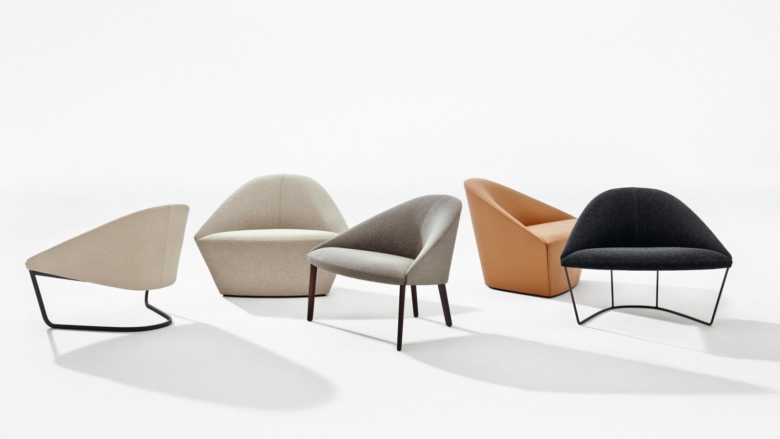 Poltronas para sala de espera Colina da Arper na receção