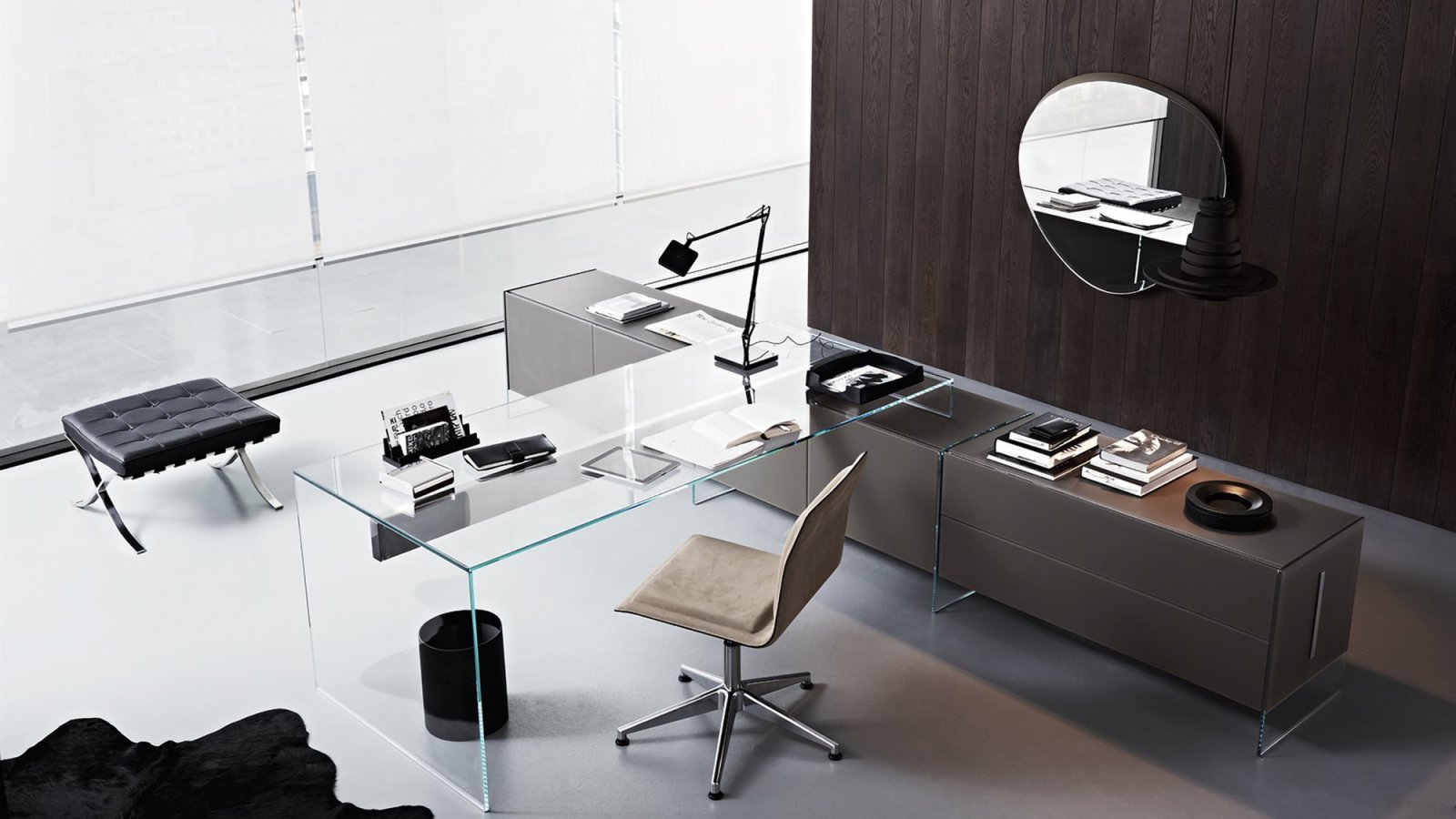 Secretária design Air Desk da Gallotti & Radice em cristal transparente