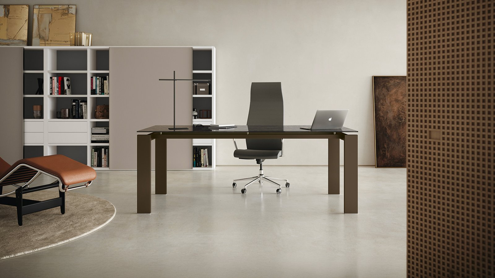 Secretária de direção GO da Colombini Office com suportes em melamina