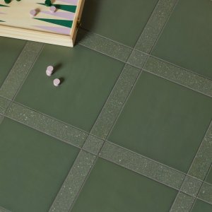 Rodapé de 3,9x20,5 cm a condizer com a coleção Time