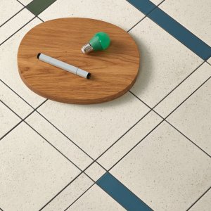 Listelo Time de 3,9x20,5 cm em grés porcelânico da Mutina