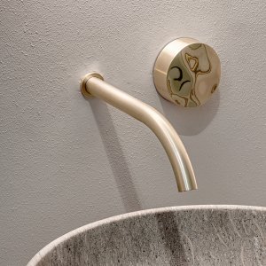 Torneiras de design Allure da CEA Design com manete polida