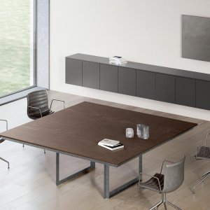 Mesa de reunião retangular Ellan de 240 por 140 cm com estrutura preta