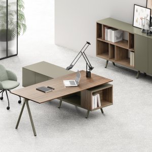 Candeeiro em MDF branco sobre um bench Lay, da cor da estrutura