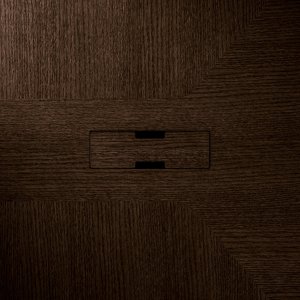 Pormenor do acabamento Ecomalta no tampo e pés Trilo