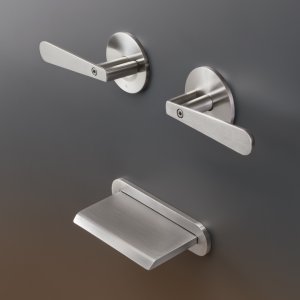 Colecção de torneiras clássicas Lutezia da Cea Design com acessórios coordenados