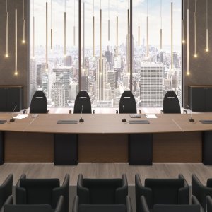 Mesa de conferência semioval AlfaOmega com painel de fundo de altura total