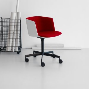 Poltroncina Cut de Lapalma na versão de base alta