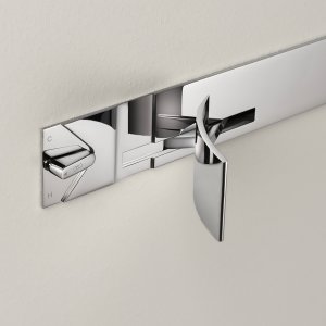 Comandos da coluna de duche Cut Plus vistos de perto