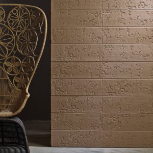 Pormenor da textura Bas-Relief Garland da Mutina