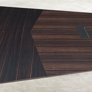 Compartimento eletrificado com painel no tampo Euclideo