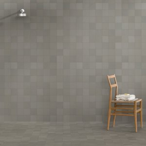 Degrau Mews numa escada interior
