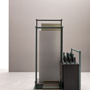Mesa baixa Fluido da Martex num canto de pausa