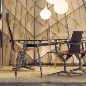 Kuna Chair em couro castanho-escuro