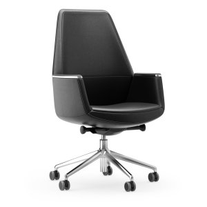 Musa Chair num gabinete de direcção