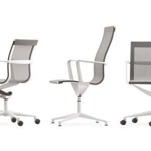 Tampa de zamak cromado num rodízio da Una Chair