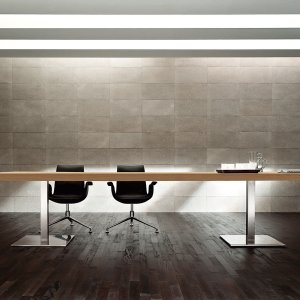 Pernas intermédias eletrificadas da mesa Kyo