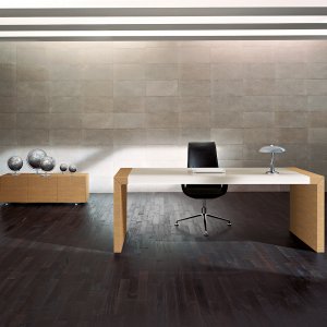 Secretária design Kyo da Martex num gabinete de direção
