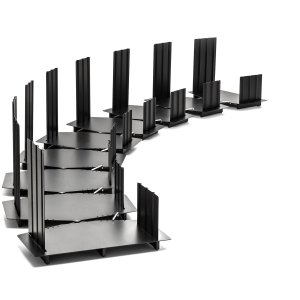 Base de aço preto RAL 9005 sob um elemento Osaka
