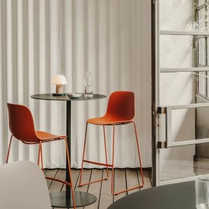 Sala de reuniões equipada com cadeiras Seela
