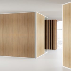Divisória freestanding Mood de 222 cm a definir uma sala sem tocar no teto