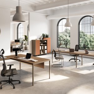 Perna central de bench Sigma com painéis passa-cabos WIRE MANAGER inspecionáveis