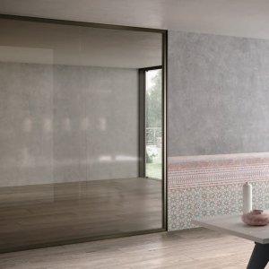 Módulo Giano com gaveta e fundo de vidro na Simple Bold