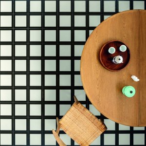 Interior com pavimento Mattonelle Margherita e mobiliário contemporâneo