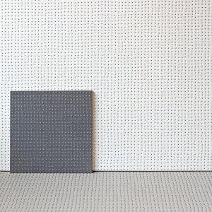 Pico da Mutina, textura Down Natural na cor Blanc com pontos gravados