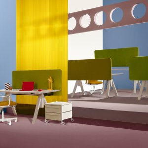 Calha CC em chapa preta sob uma Arki-Table 300×120