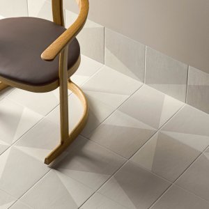 Peças Edge a emoldurar um chão Puzzle
