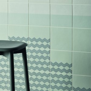 Padrão Zigzag Green da coleção Tape em grés vidrado