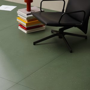Terraço exterior pavimentado com grés Primavera