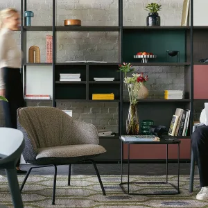 Poltrona lounge se:café soft lounge chair sobre quatro pés em faia natural
