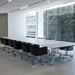 Mesa Nomos com vidro temperado ultratransparente