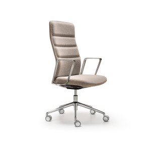 Versão sem braços da That’s it Executive à volta de uma mesa de reuniões