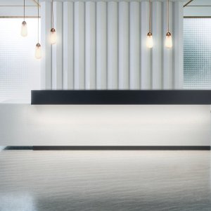 Balcão de receção Toki da Archiutti com tampo superior em vidro lacado brown metalizado
