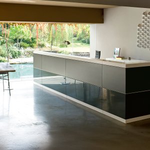 Módulo Vogue de 120 cm usado como púlpito numa sala de conferências