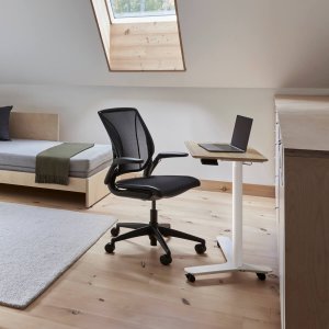 Cadeira operativa ergonómica World LM da Humanscale com apoios de braços Duron
