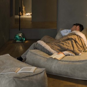 Seis câmaras na chaise longue