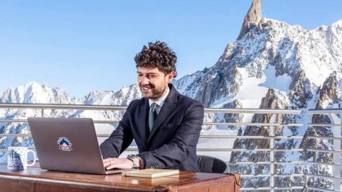 Porque é que as mulheres têm frio no escritório