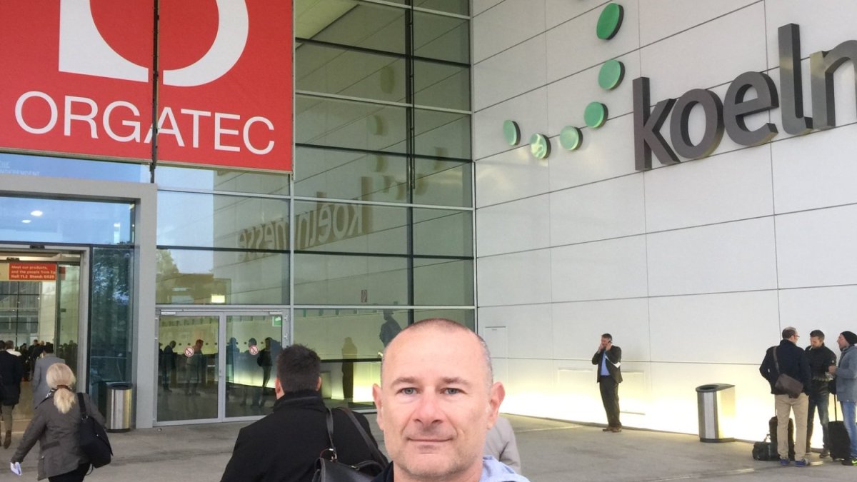 ORGATEC 2026: a relação no escritório começa nos 80 centímetros entre dois postos