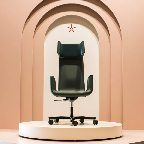 Cadeira de design Luxy num espaço de trabalho